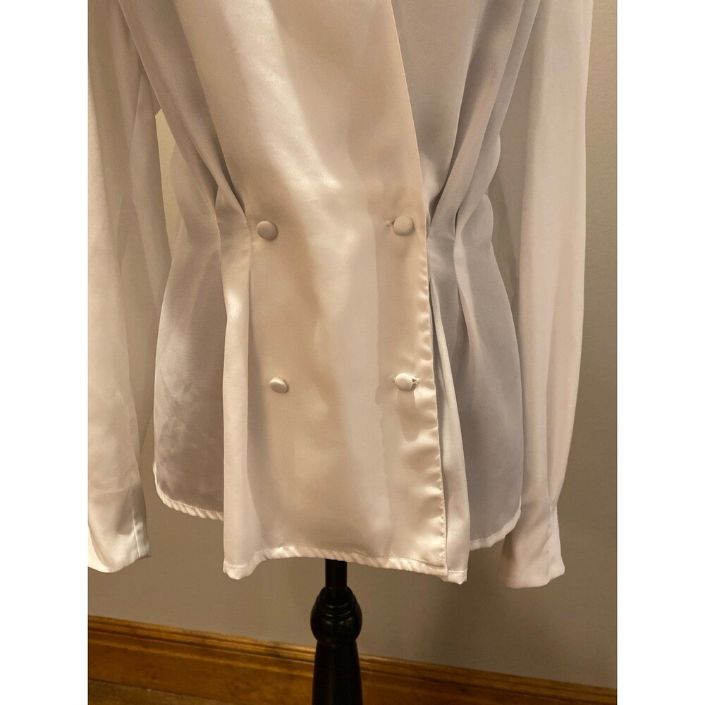 Kelly Scott Fitted Blouse Size 12 White Top Covered Buttons Dressy‎ Silky Feel - Picture 3 of 10